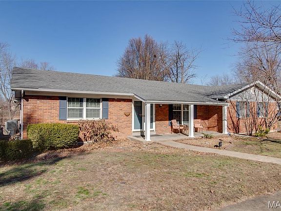 3rd image of 3933 Arbre Ln