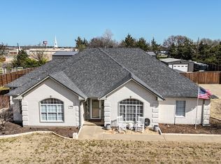 514 Preston Dr, Pottsboro, TX 75076