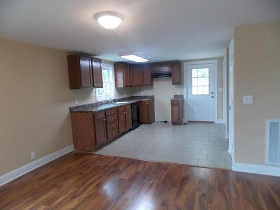 5th image of 1123 McNeil St