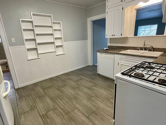 5th image of 715 10th Ave N