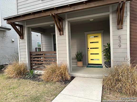 3rd image of 539 Leigh St