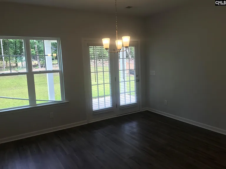 1355 Tamarind Ln — Photo 8