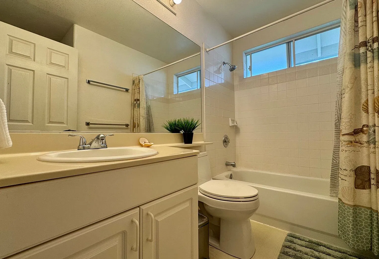 2 bed, 780 sqft, $1,600 — Photo 2