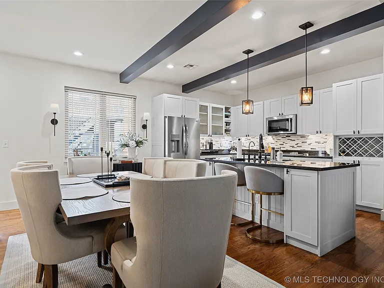 1407 S Saint Louis Ave #B — Photo 9