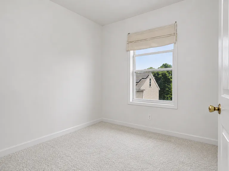 2 S New St #2 — Photo 10
