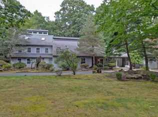 191 Beacon Hill Rd, Morganville, NJ 07751