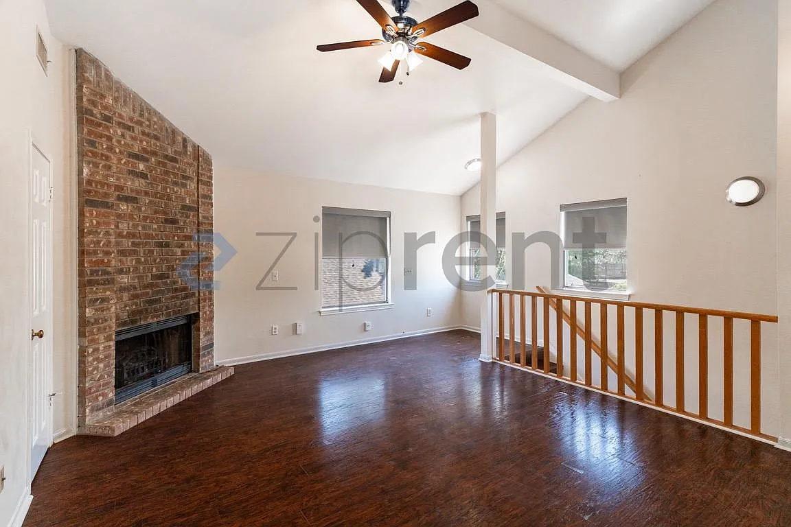 2 bed, 1000 sqft, $2,200 — Photo 1