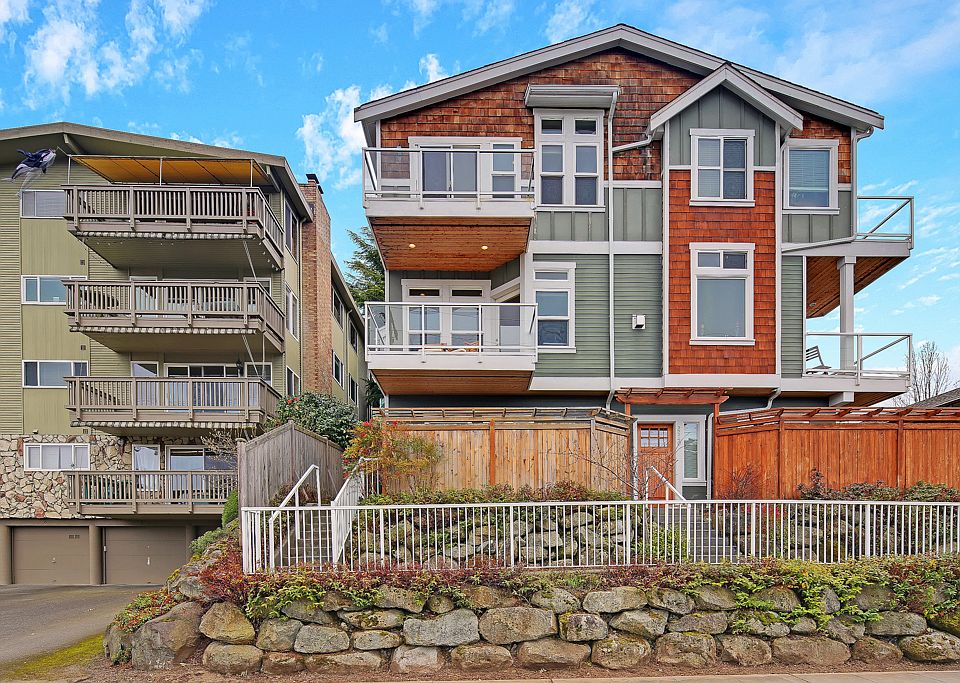 1st image of 2542 14th Ave W