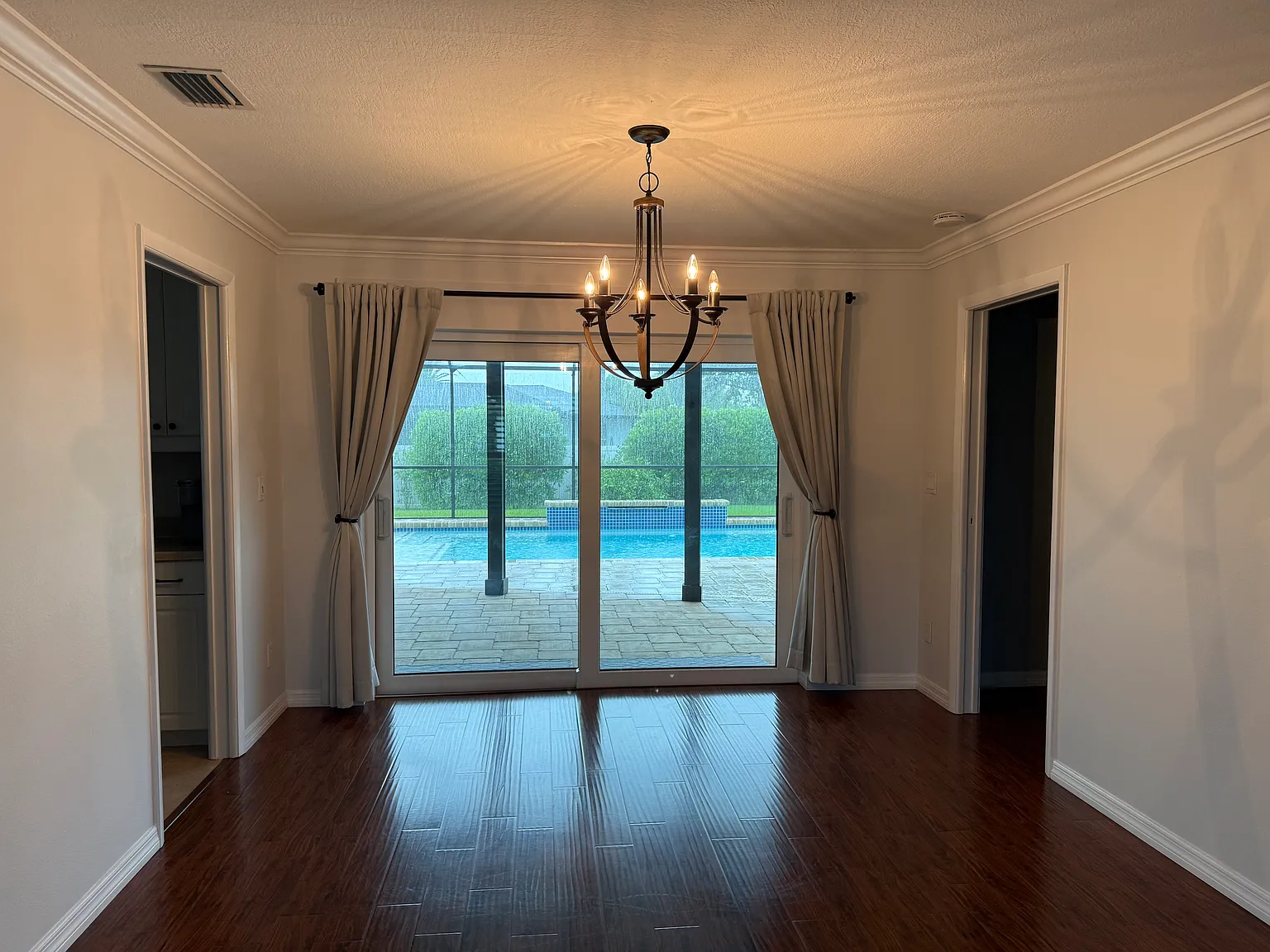 5573 Amoroso Dr — Photo 3