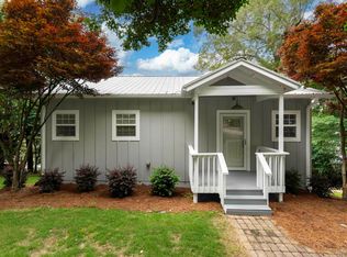 917 N Lakeshore Dr, Talladega, AL 35160