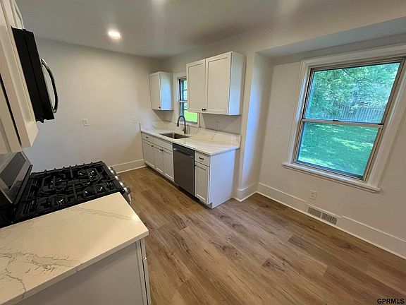 4th image of 4819 Wirt St