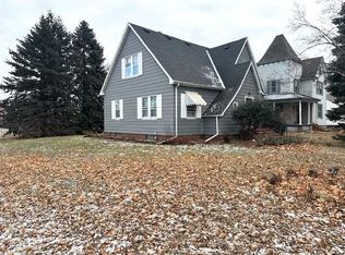 103 3rd St SE, Renville, MN 56284