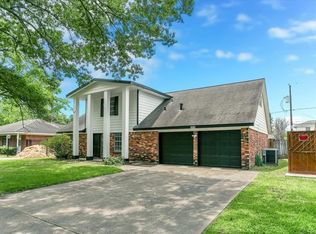 1810 Zapp Ln, Pasadena, TX 77502