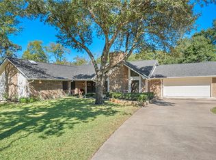 6401 Windwood Dr, College Station, TX 77845