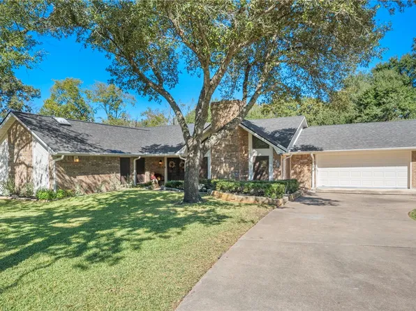 6401 Windwood Dr, College Station, TX 77845