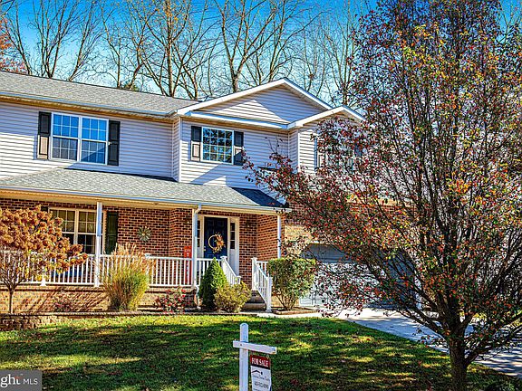 4th image of 7 E Brook Hill Ct