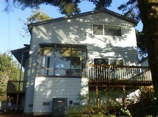 996 Parkview Dr #A, Brookings, OR