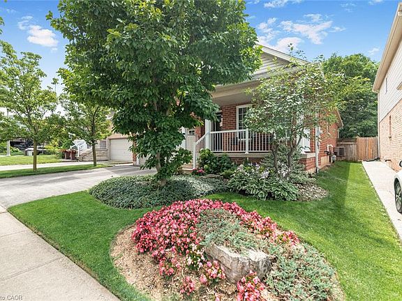 2nd image of 80 Vinifera Dr