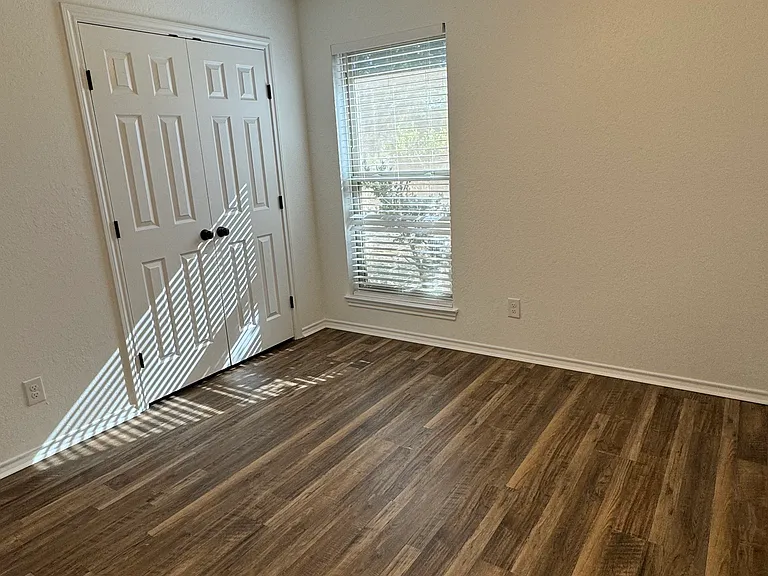 2231 E Renfro St — Photo 10