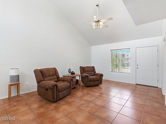 3rd image of 601 W Redondo Dr