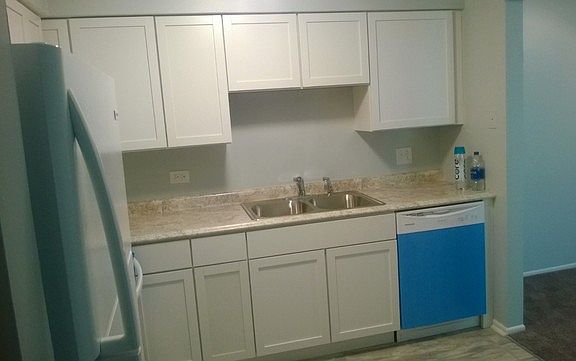 5th image of 18340 Glen Oak Ave APT 3B