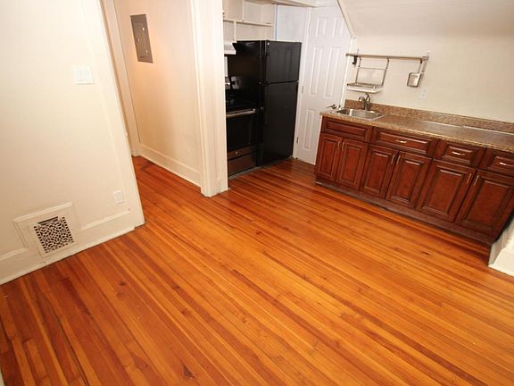 4th image of 1135 Emerson St APT 300