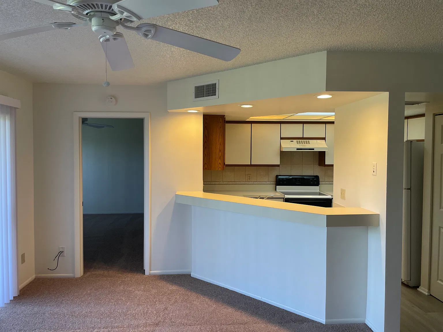 3 bed, 2.0 bath, 1345 sqft, $1,700 — Photo 2