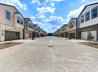 2912 El Fenice Ln, Houston, TX 77057