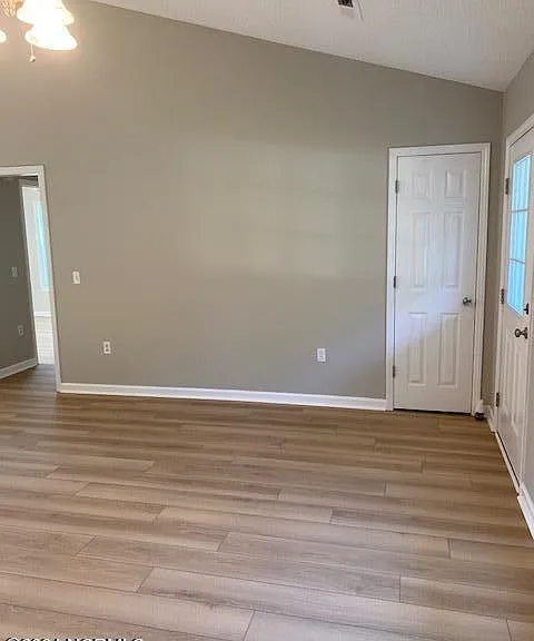 4364 Owendon Dr — Photo 20