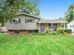 4231 Keene Dr, Grand Blanc, MI 48439
