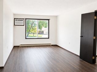 812 Hills Ave #N202, Jackson, MN 56143