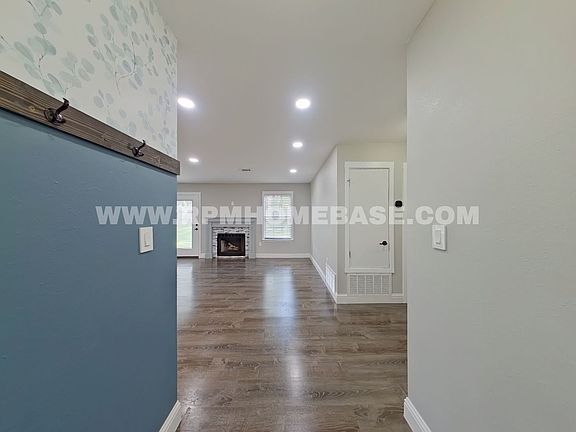 2nd image of 147 Villacrest Dr