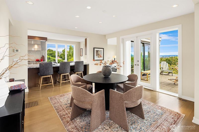 5th image of 1622 5th Avenue N