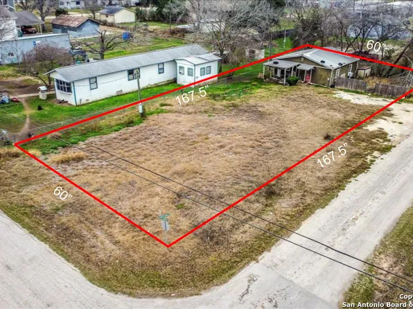 918 CANTRELL, Jourdanton, TX 78026