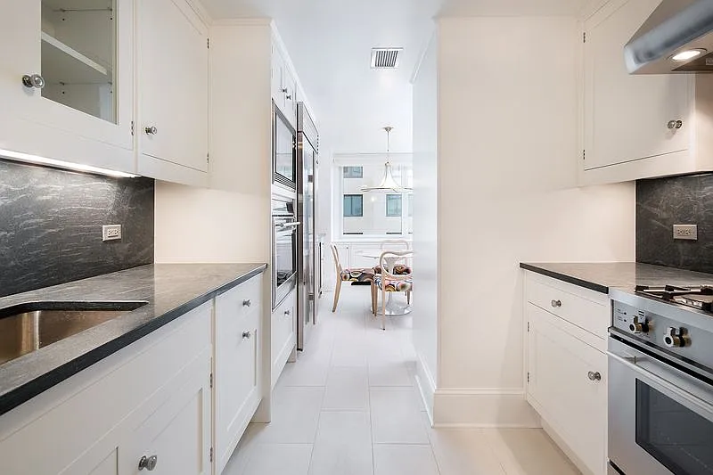 530 Park Avenue — Photo 3