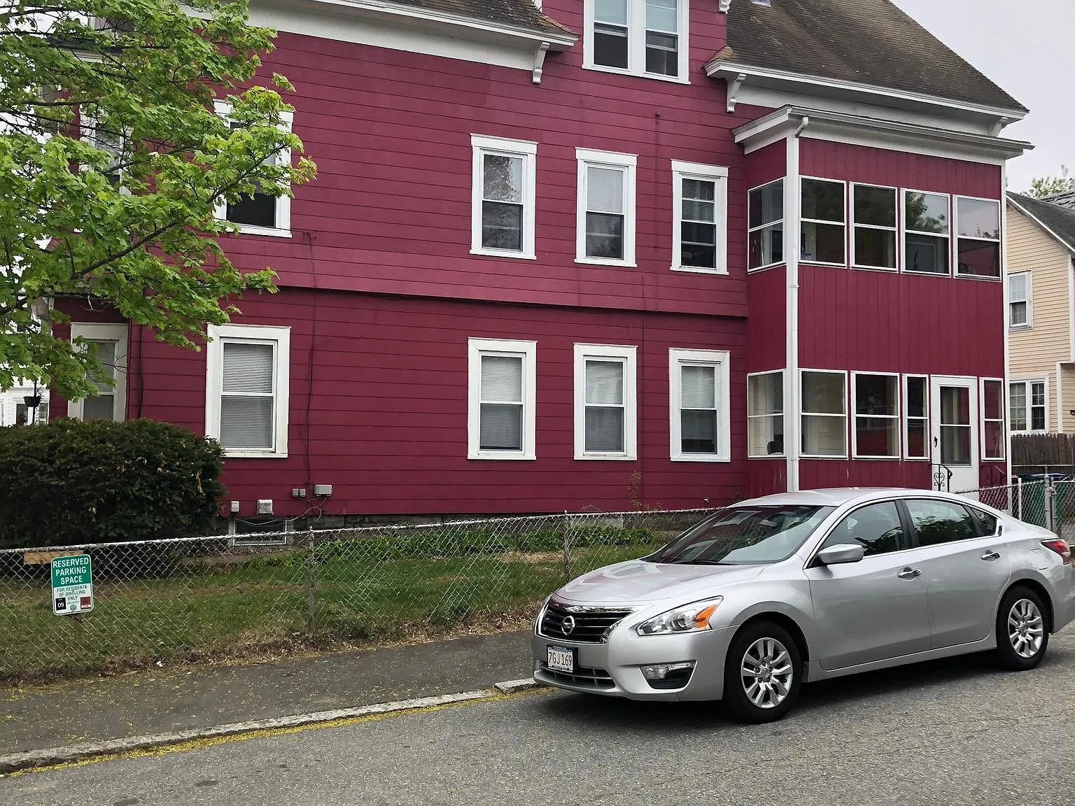 3 bed, $2,300 — Photo 2
