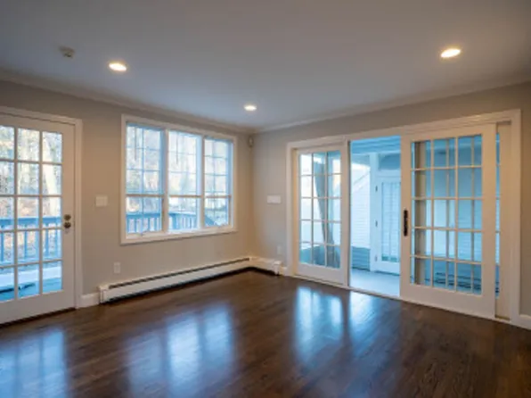 44 Puddingstone Ln #44, Newton Center, MA 02459