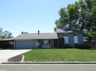 2011 W 18th Ave, Kennewick, WA