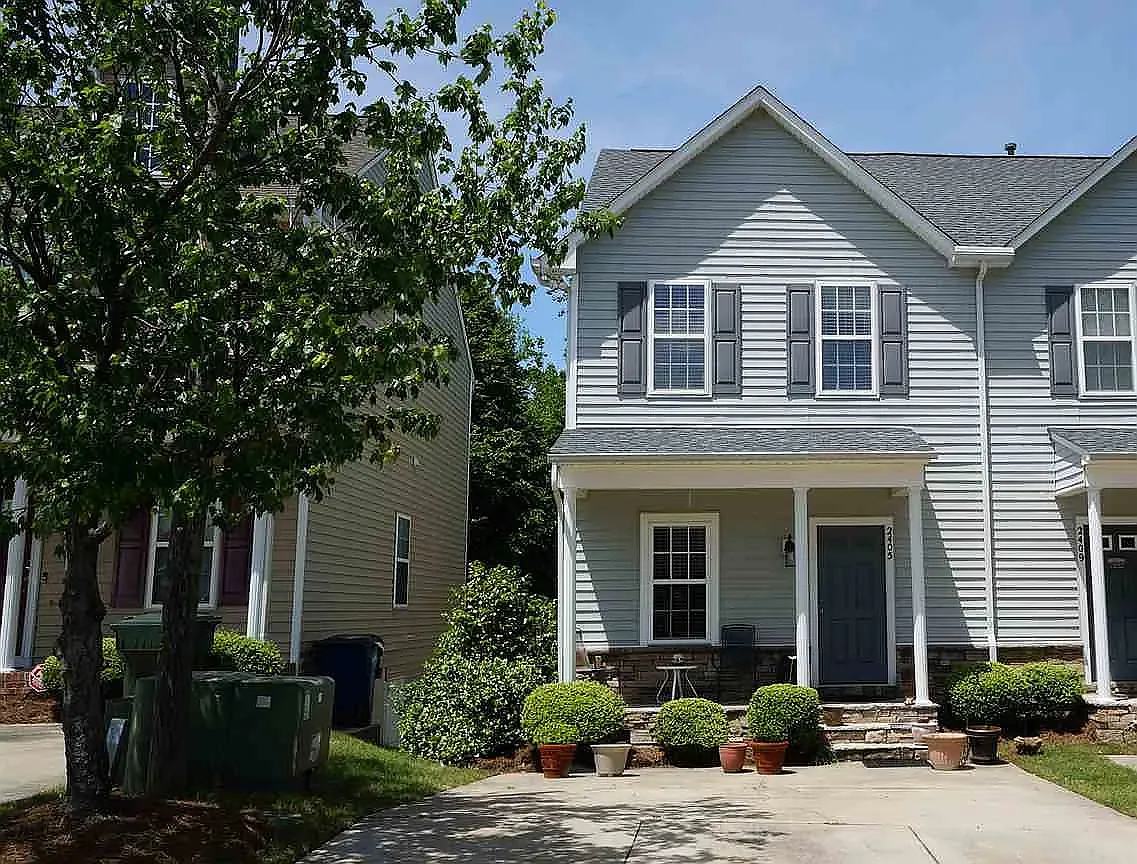 2 bed, 1178 sqft, $1,695 — Photo 1