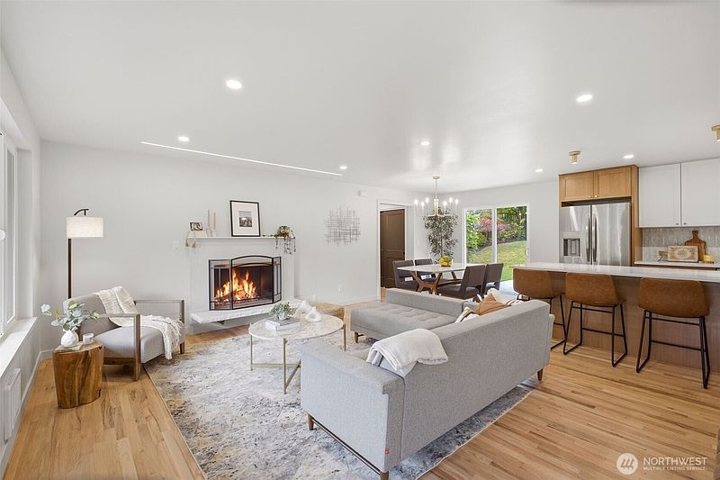 5th image of 30032 5th Avenue SW
