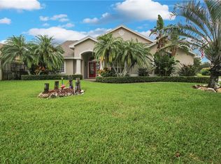 508 Village Dr, Tarpon Springs, FL 34689