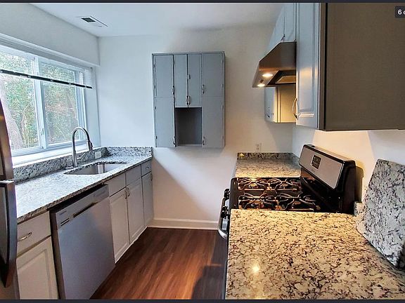 5th image of 111 Barclay Rd