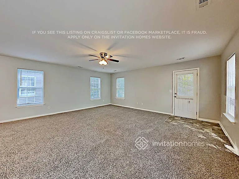 1320 Eastway Dr — Photo 5