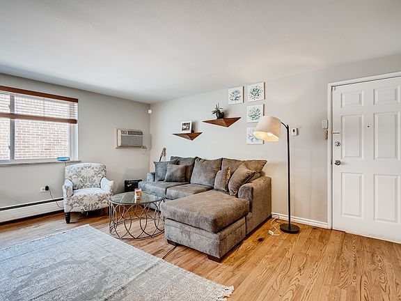 4th image of 985 N Corona St APT 303