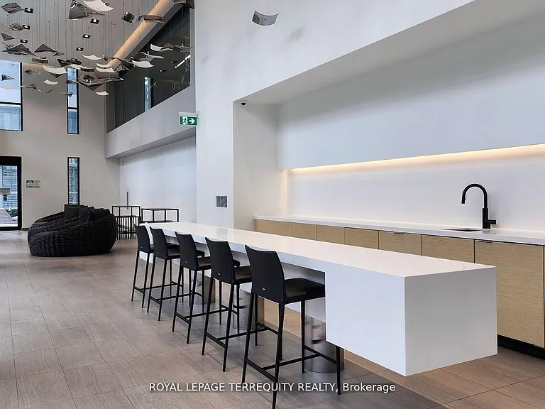 1 Yorkville Ave #4202 — Photo 12