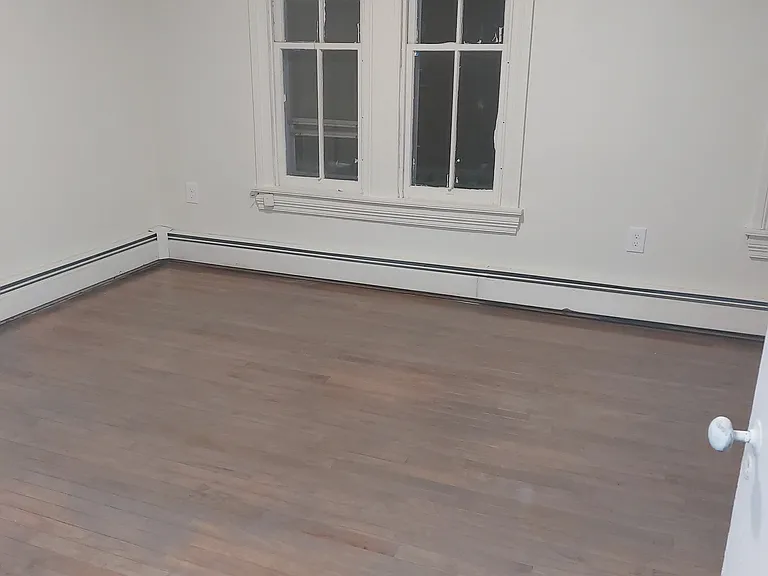 116 N Main St — Photo 16