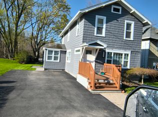 997 Edgemere Dr, Rochester, NY 14612