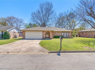 8208 Mark Ln, Fort Smith, AR 72903