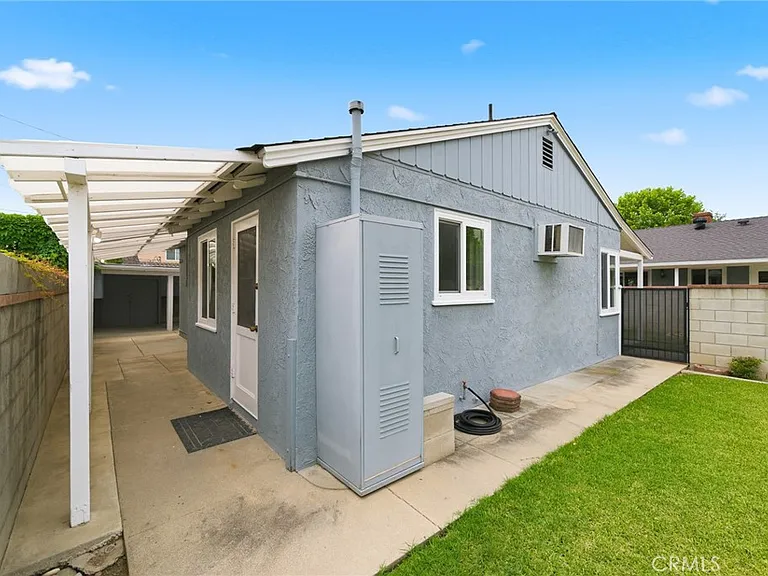 6268 N Muscatel Ave — Photo 3