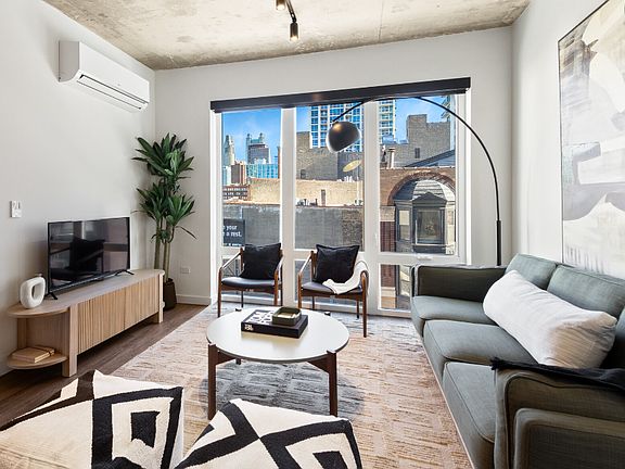 2nd image of 405 W Chicago Ave #312
